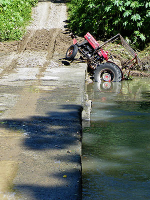 Navala - Ba-Bukuya Road - Viti Levu - Fiji Islands - 27 April 2010 - 10:31