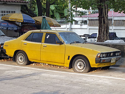 Between Sathorn and Silom Roads below 2nd State Expressway - Silom - Bangkok - 15 January 2012 - 17:06