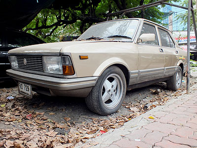 Vibhavadi Rangsit Road - Chatuchak - Bangkok - 16 December 2011 - 8:05