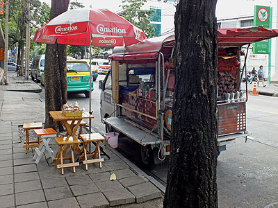 Coffee Car - Thanon Rang Nam - Bangkok - 18 August 2011 - 8:47